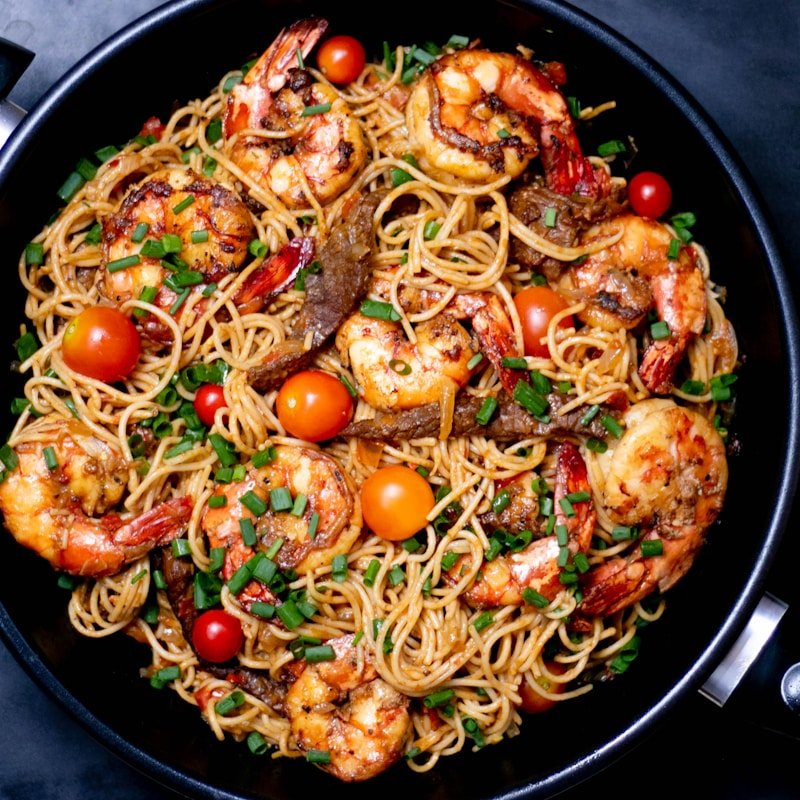 Creamy seafood linguine with shrimp